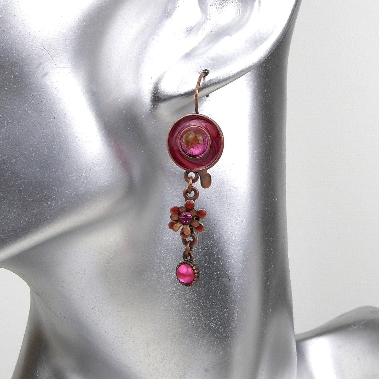 Boucle d'oreille pendante vintage - framboise