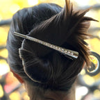 Grande pince à cheveux concorde à ligne de strass dégradés – 13 cm argenté