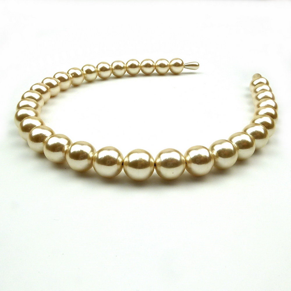 Serre tête couronne en grosses perles nacrées