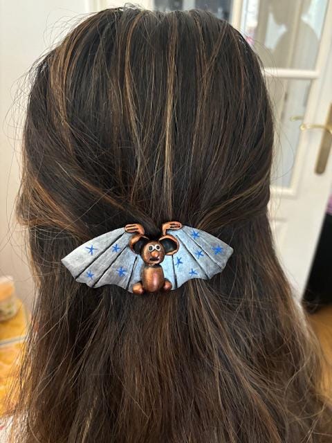 Barrette cheveux originale "chauve-souris étoiles" en pâte polymère