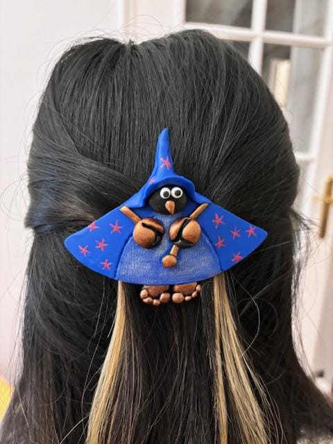 Barrette cheveux originale "sorcière bleue" en pâte polymère