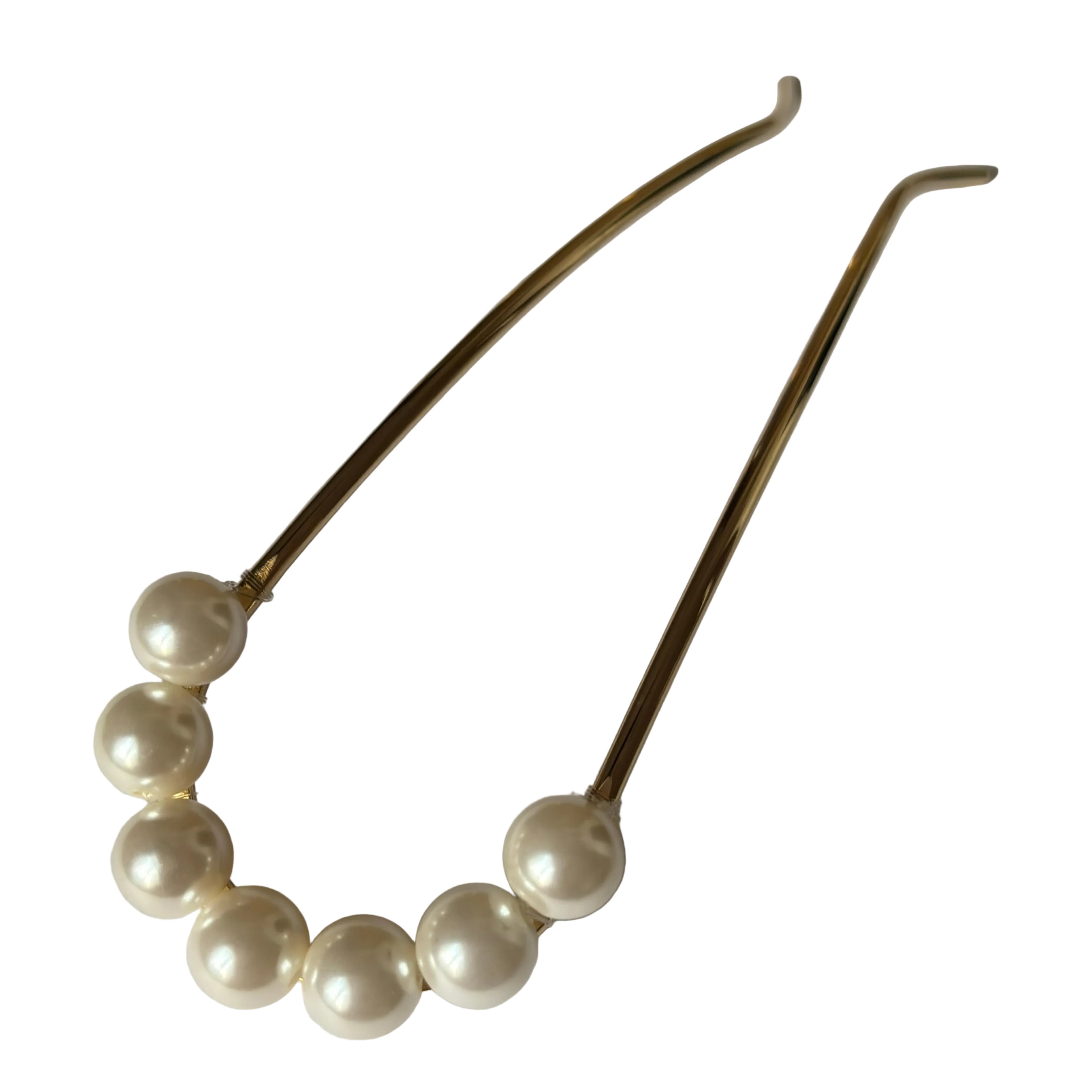 Élégant pic à chignon orné de perles délicates mariage, cérémonies