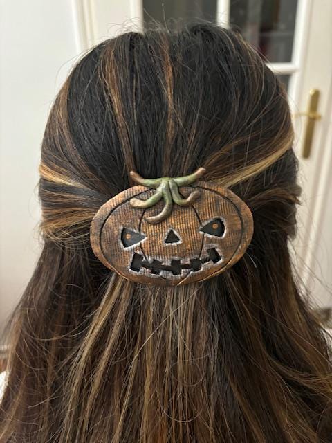 Barrette cheveux "citrouille" en pâte polymère
