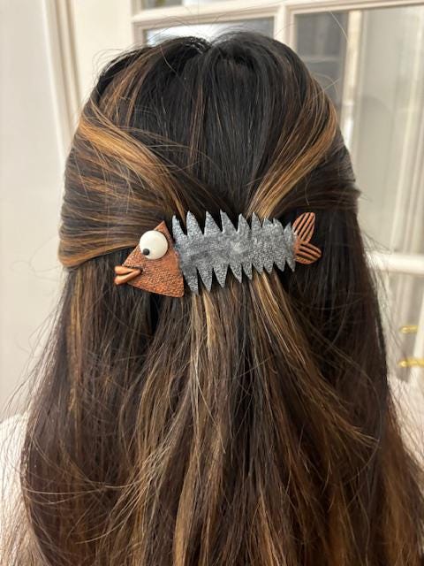 Barrette cheveux originale "arête de poisson" en pâte polymère