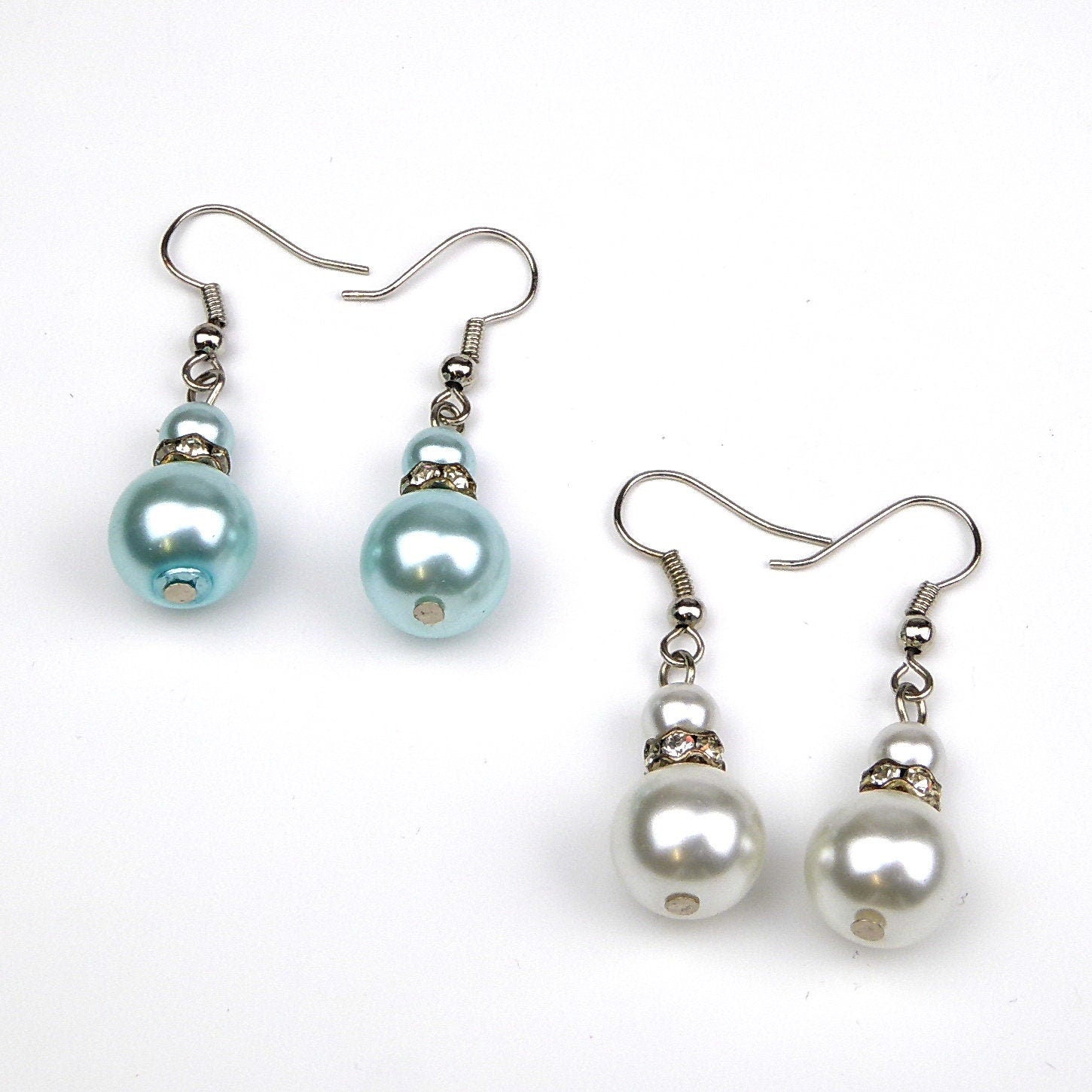 Boucle d'oreille pendante perle nacrée