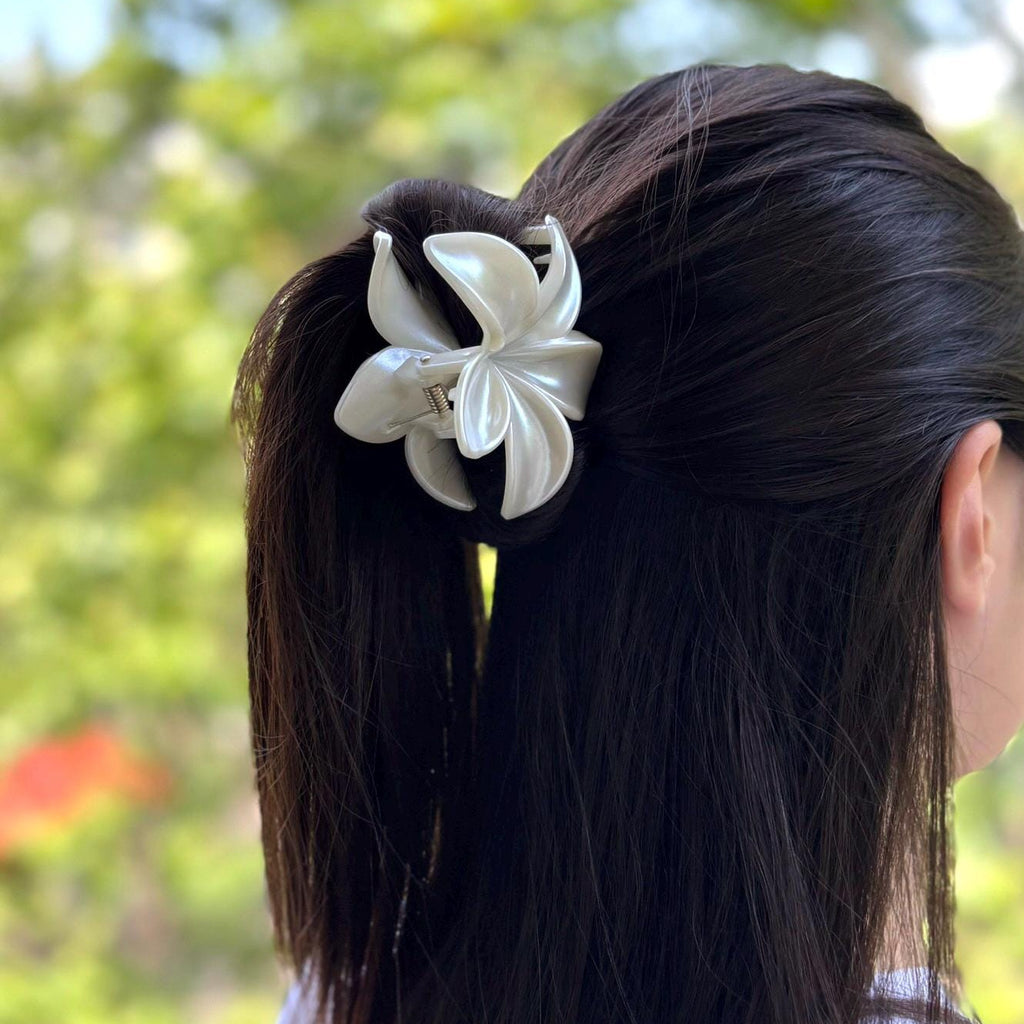 Pince cheveux fleur nacré