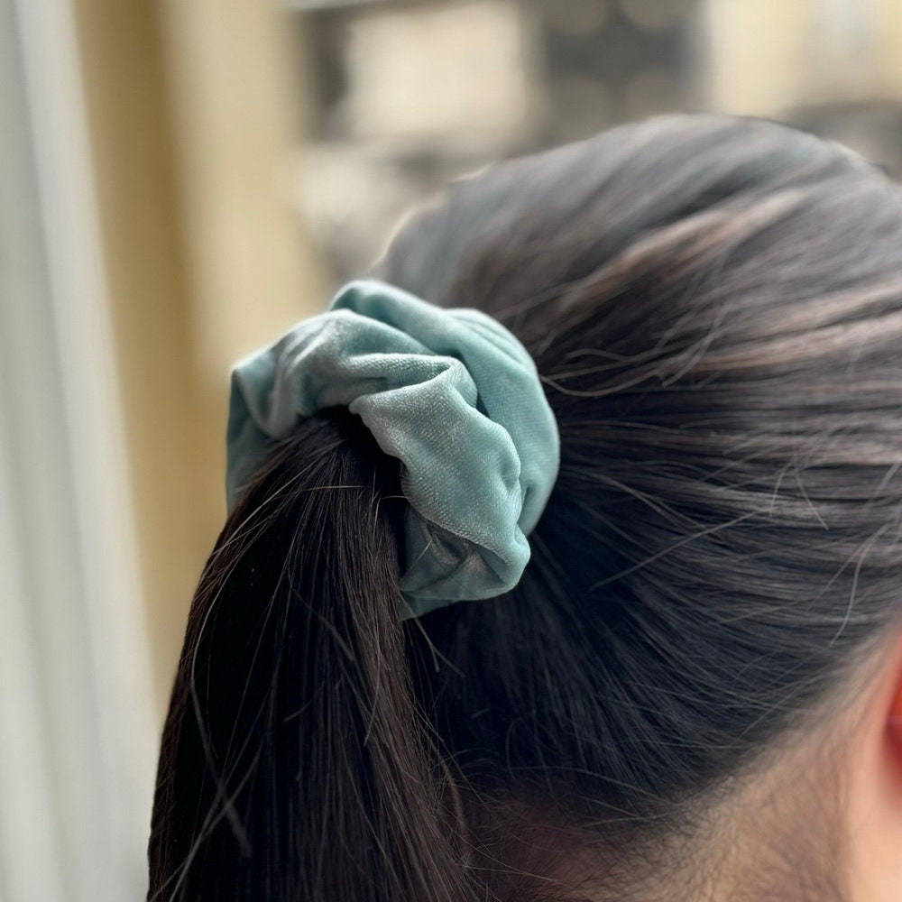 Lot de 2 chouchous scrunchie velours - gris