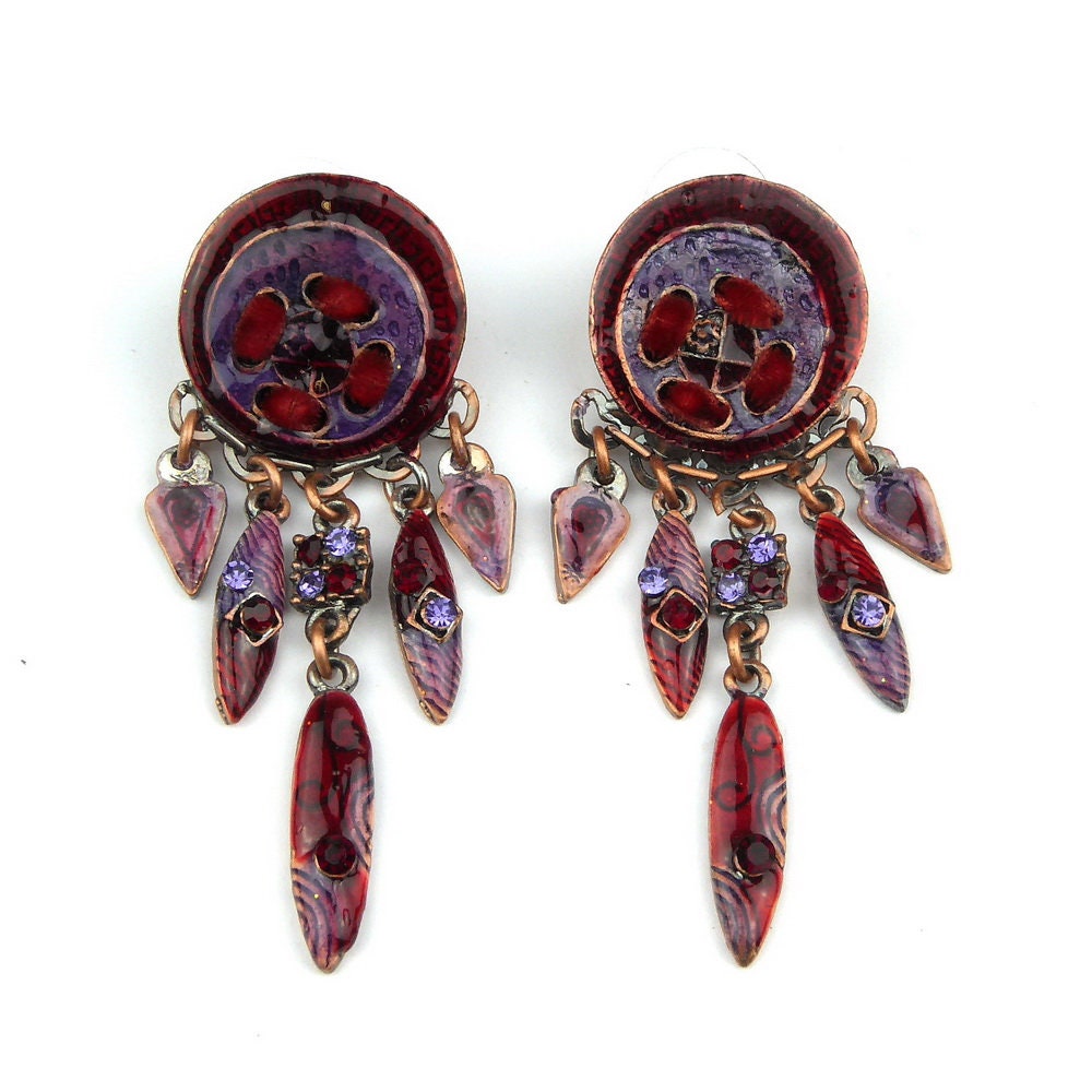 Boucle d'oreille pendante émail rouge strass 6.5cm laiton doré vieilli