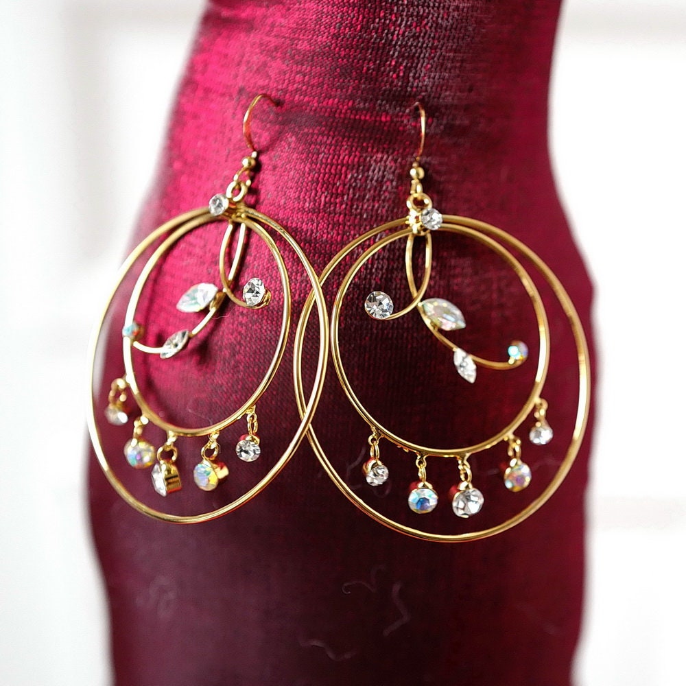 Grande boucle d'oreille pendante pampilles strass