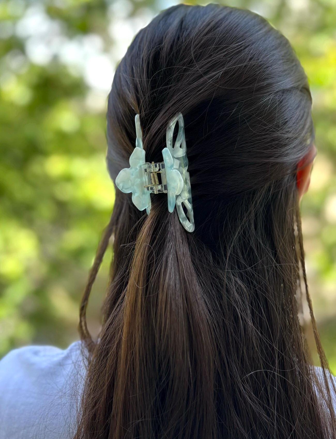 Pince crabe en acétate nacrée – Fait main 8 cm | vert eau.