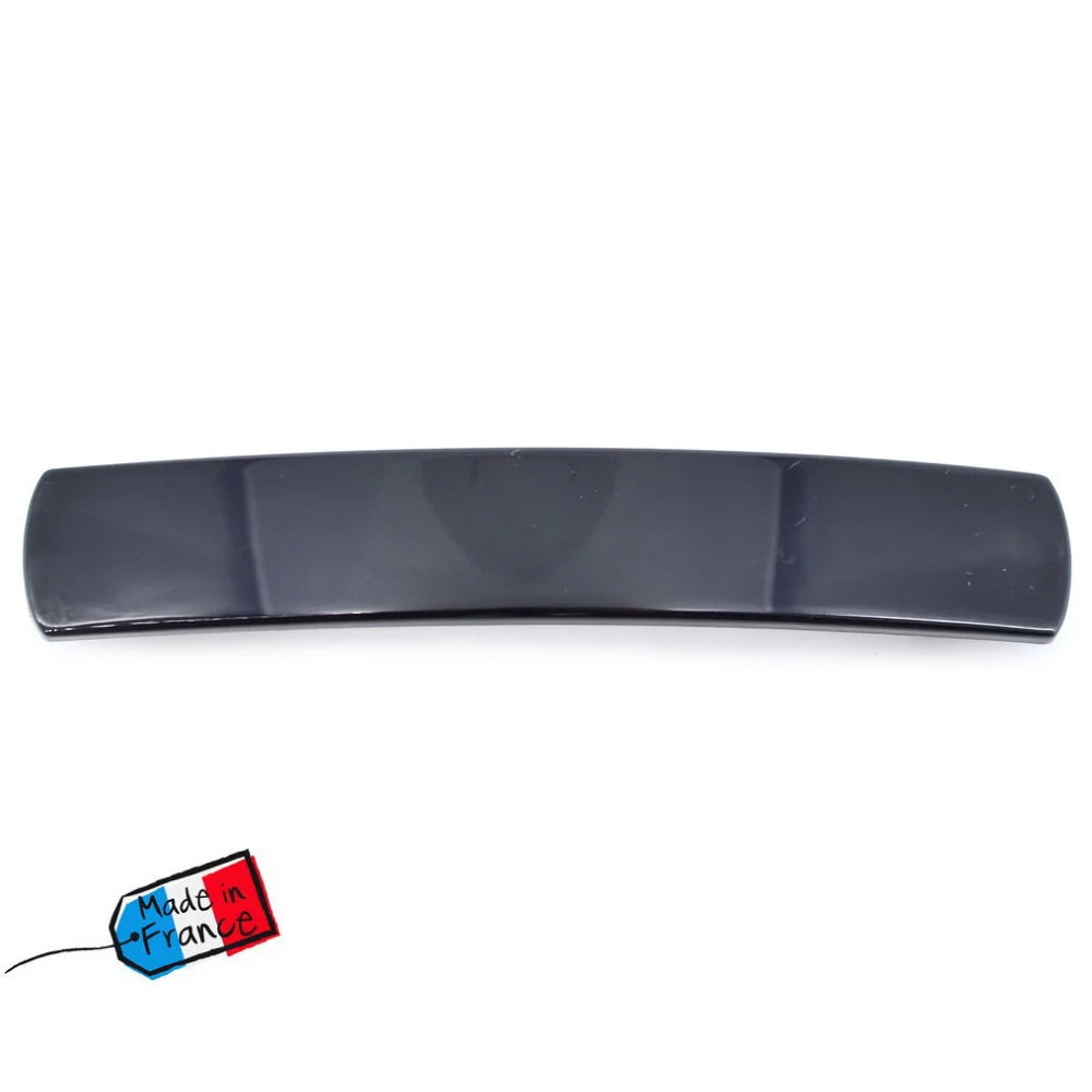 Détail de la barrette cheveux noire premium avec finition lisse