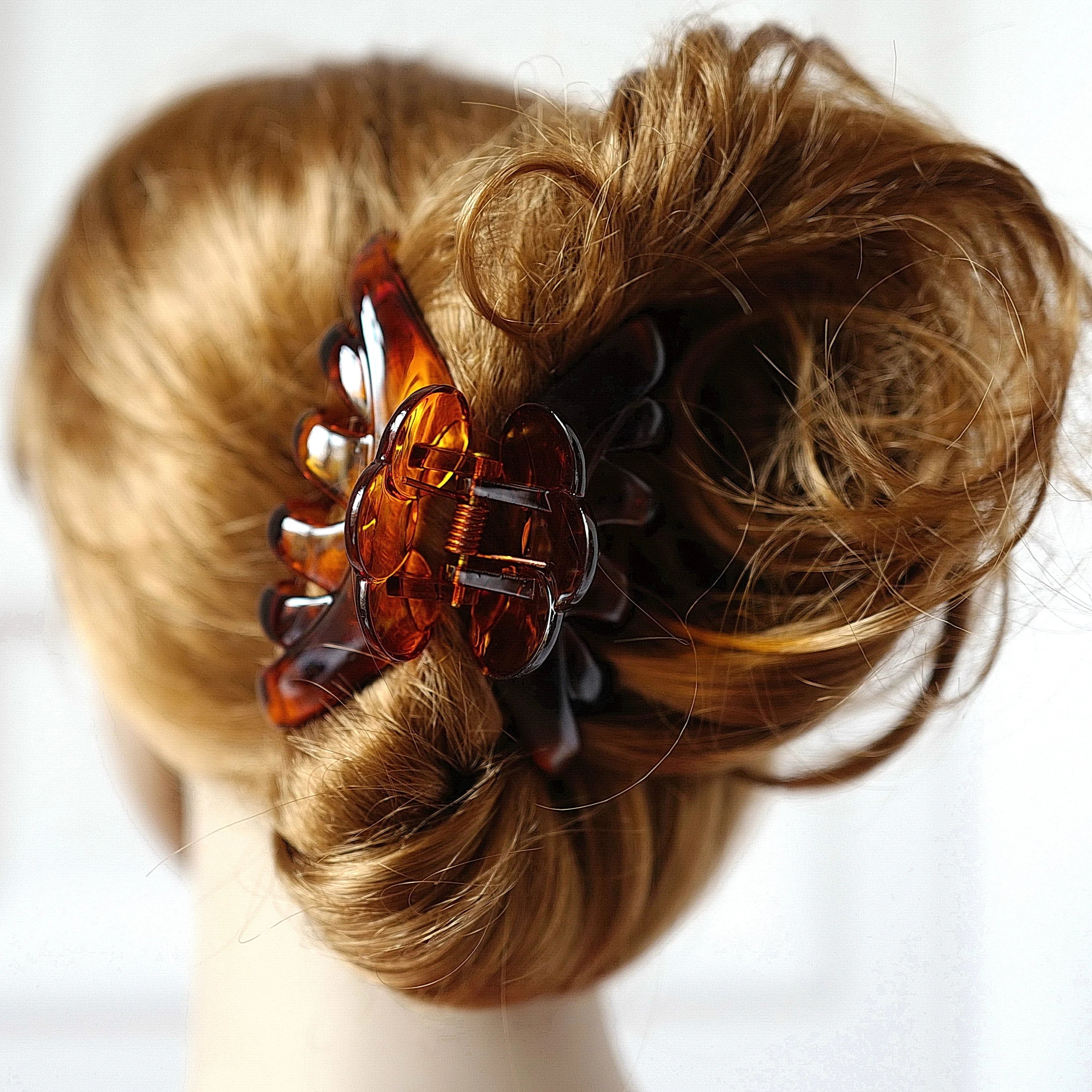 Pince crabe pour cheveux épais 9.5cm verni demi-blond