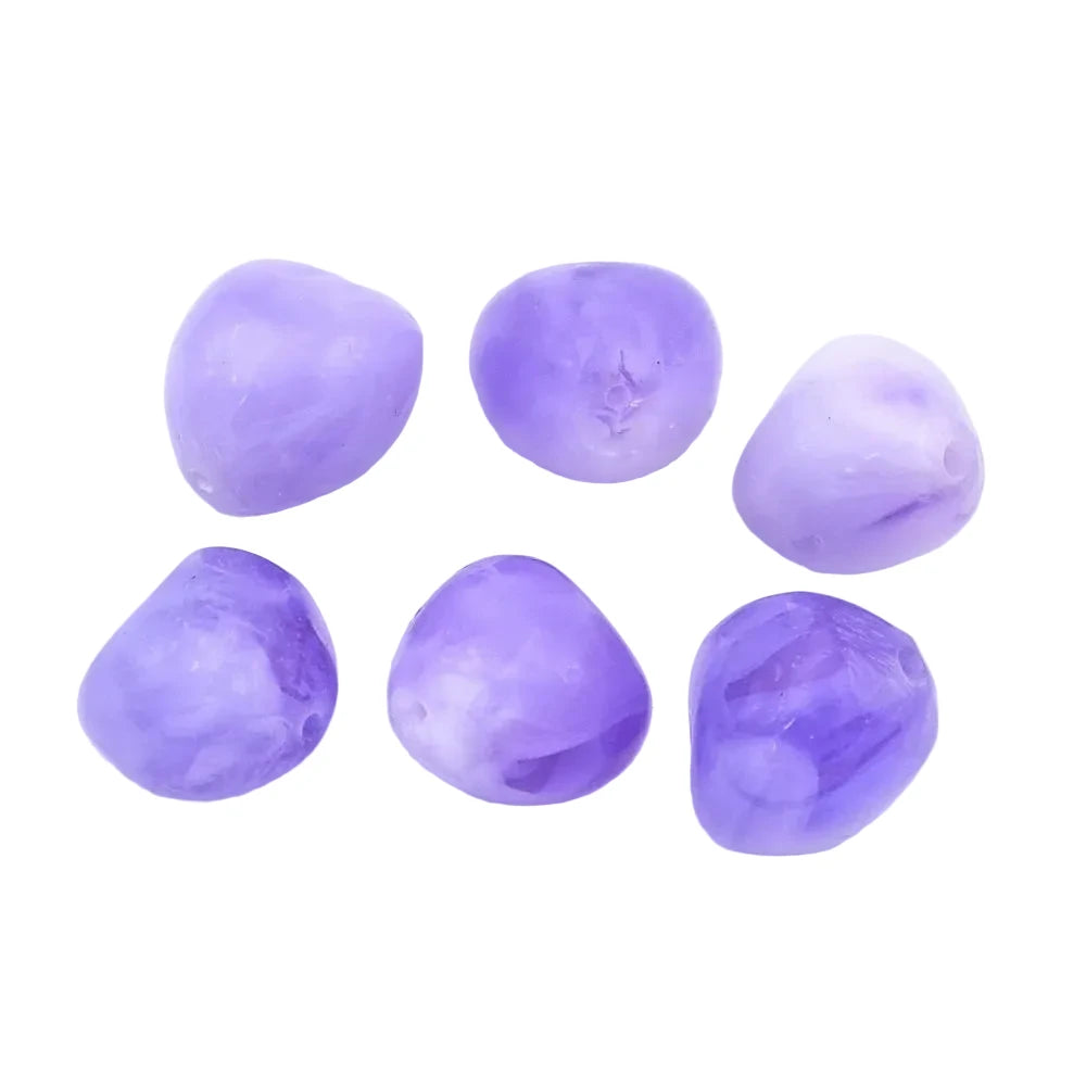 Lot de 10 perles forme coeur en acrylique.